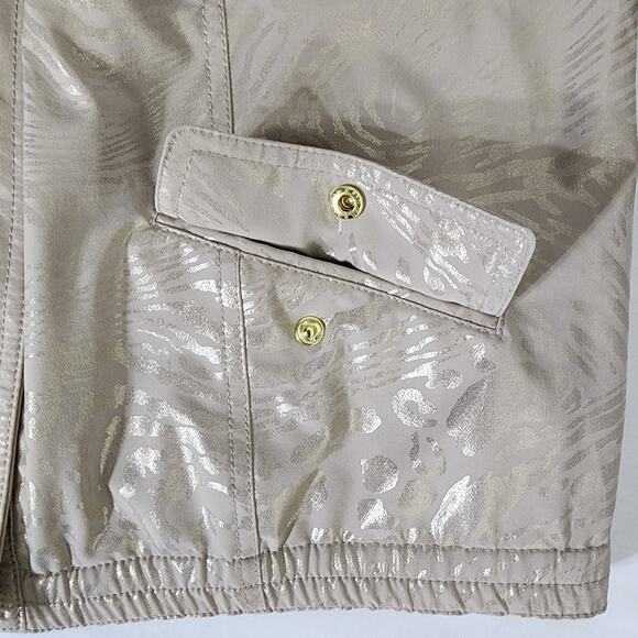 Chico's Zenergy Jacket Animal Print Neema Snap Front Tan Gold Foil Pockets Large - Picture 8 of 12